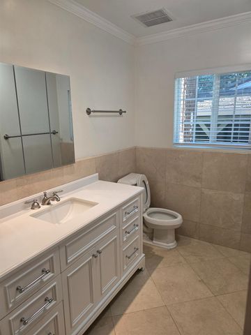 2124 Oxford, Sacramento, CA 95815