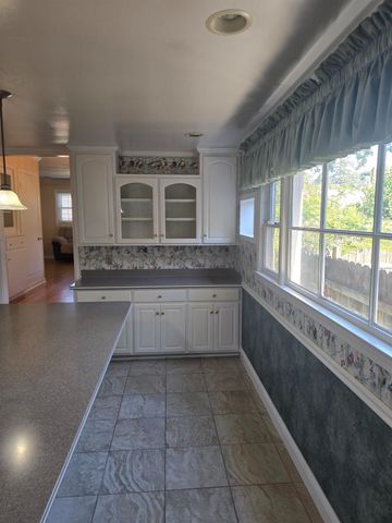 2124 Oxford, Sacramento, CA 95815
