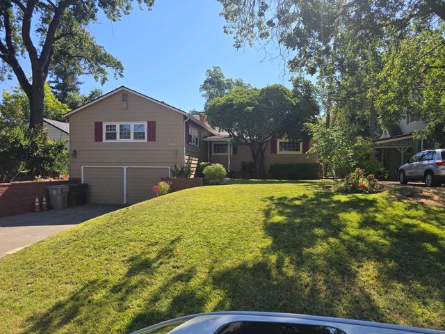 2124 Oxford, Sacramento, CA 95815