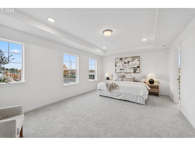 8660 Se Crescent Dr, Hillsboro, OR 97124