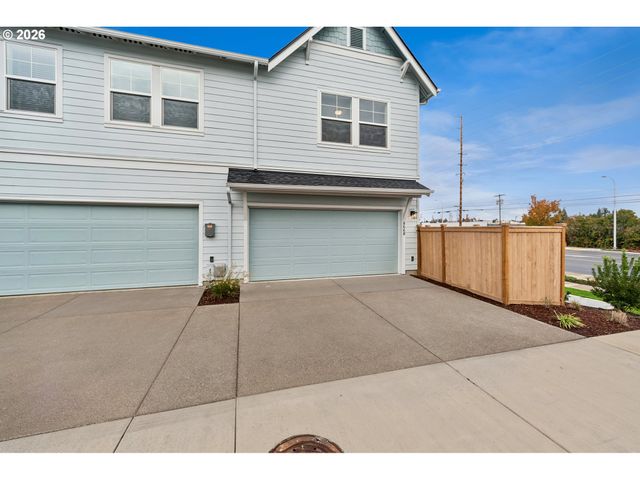 8660 Se Crescent Dr, Hillsboro, OR 97124