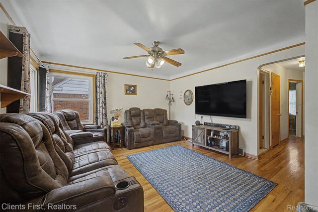 24631 Carlysle Street, Dearborn, MI 48124