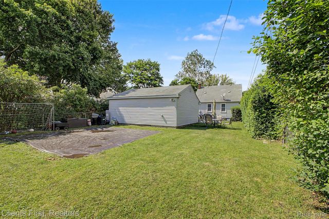 24631 Carlysle Street, Dearborn, MI 48124