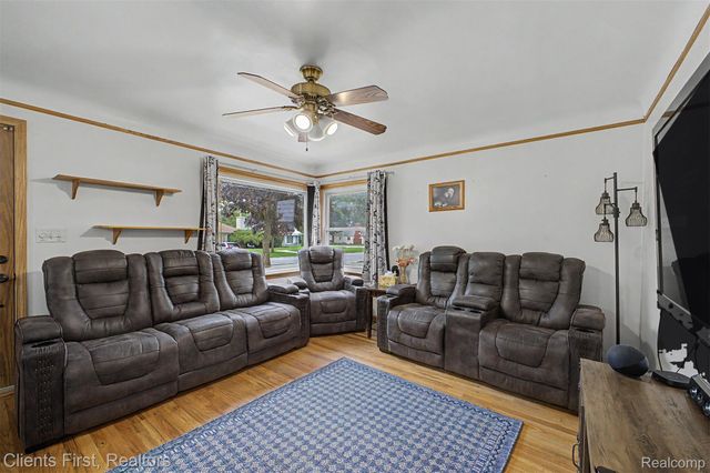 24631 Carlysle Street, Dearborn, MI 48124