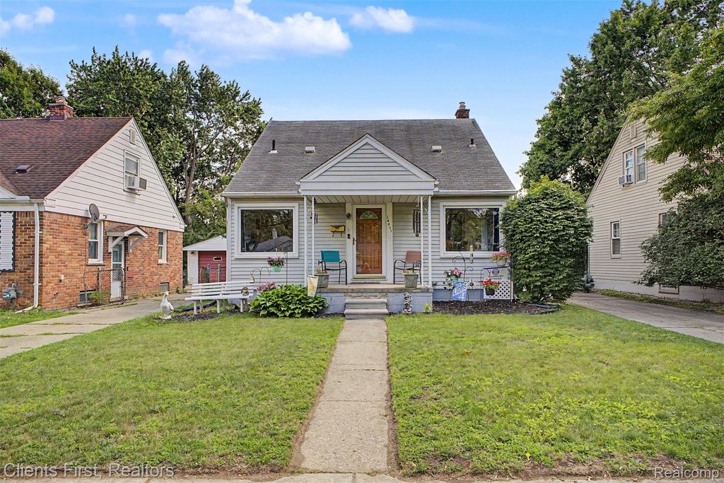 24631 Carlysle Street, Dearborn, MI 48124