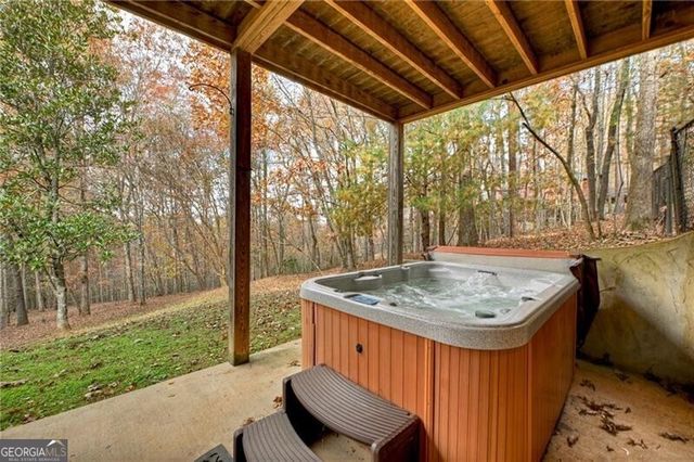 100 Arrow Way, Mineral Bluff, GA 30559