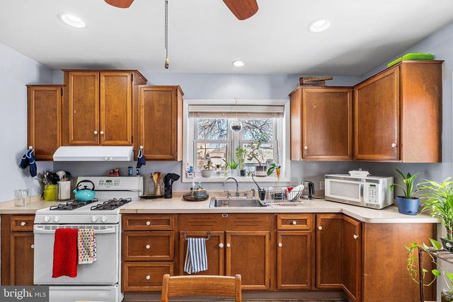 16 VOLUSIA AVE, Hamilton, NJ 08610