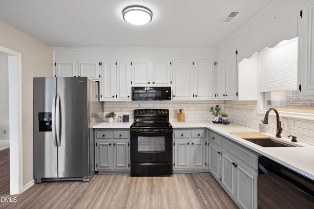 115 Clancy Circle, Cary, NC 27511