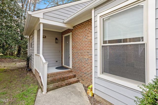 115 Clancy Circle, Cary, NC 27511