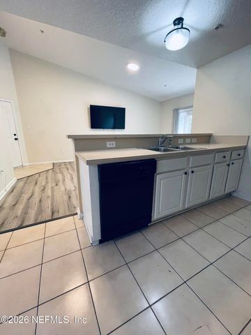 1418 MANOTAK POINT Drive 205, Jacksonville, FL 32210