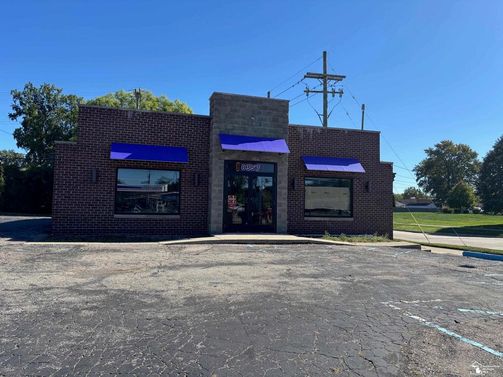 8357 Telegraph Road, Taylor, MI 48180