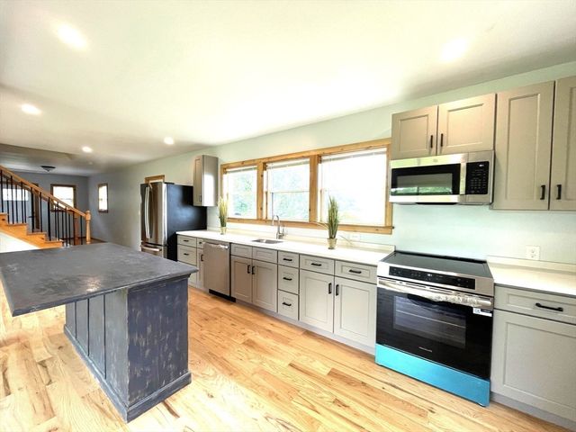 178 Shore Rd, East Brookfield, MA 01515