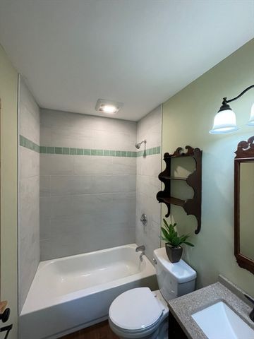 178 Shore Rd, East Brookfield, MA 01515