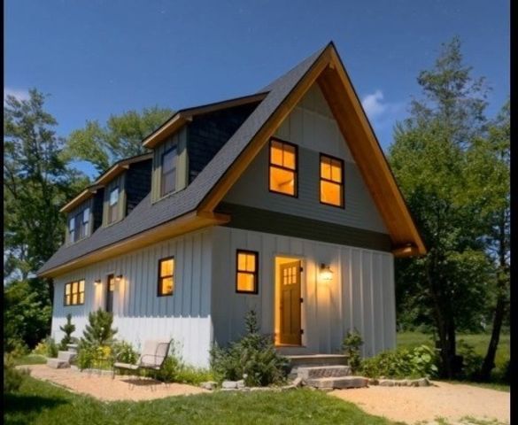 178 Shore Rd, East Brookfield, MA 01515