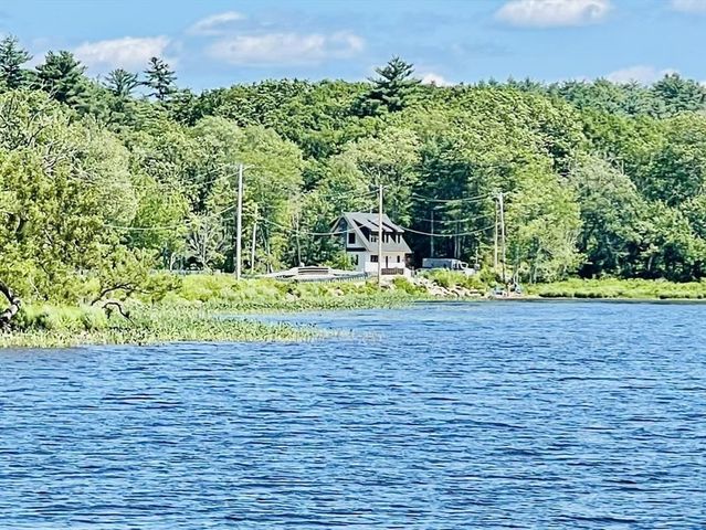 178 Shore Rd, East Brookfield, MA 01515