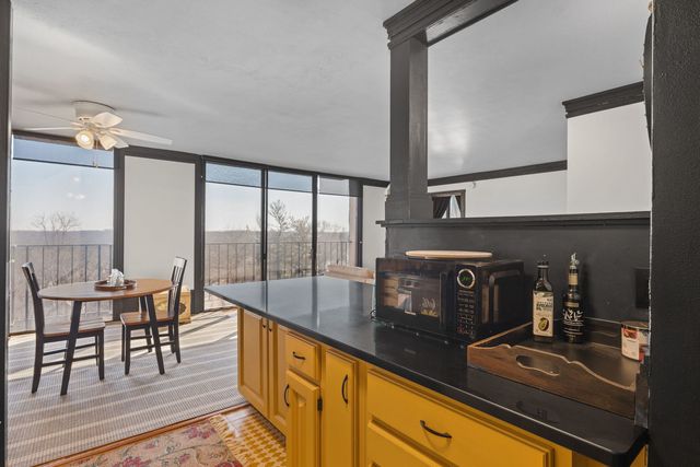 1800 7th Street 10E, East Moline, IL 61244