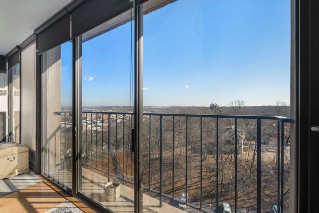 1800 7th Street 10E, East Moline, IL 61244