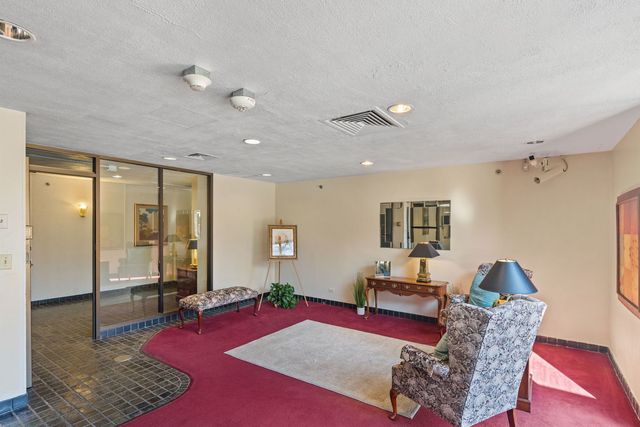 1800 7th Street 10E, East Moline, IL 61244