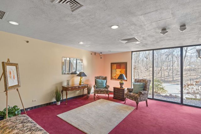 1800 7th Street 10E, East Moline, IL 61244