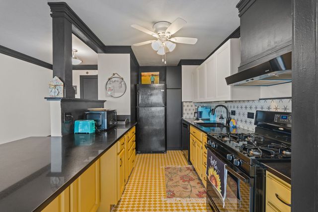 1800 7th Street 10E, East Moline, IL 61244