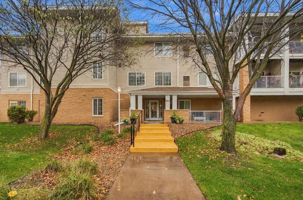 1600 Arundel Street 300, Saint Paul, MN 55117 — photo 2