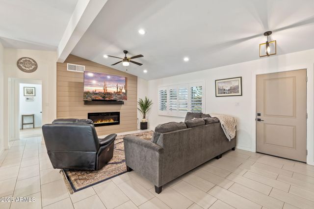 3901 N 19TH Street, Phoenix, AZ 85016