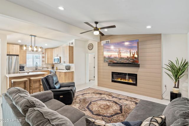 3901 N 19TH Street, Phoenix, AZ 85016