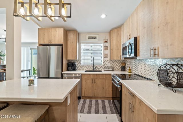 3901 N 19TH Street, Phoenix, AZ 85016