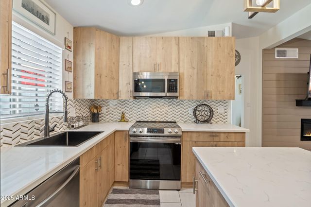 3901 N 19TH Street, Phoenix, AZ 85016