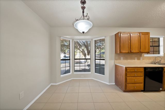 5300 Stagetrail Drive, Arlington, TX 76017