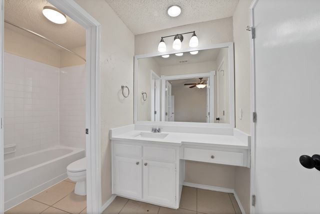 5300 Stagetrail Drive, Arlington, TX 76017