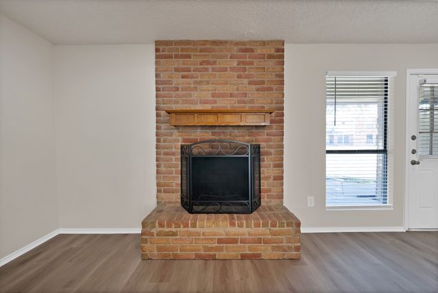 5300 Stagetrail Drive, Arlington, TX 76017