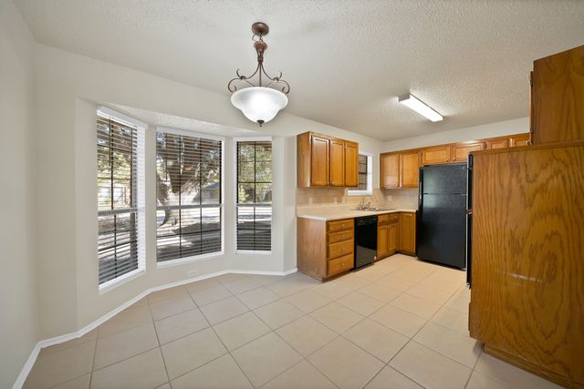 5300 Stagetrail Drive, Arlington, TX 76017