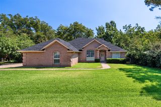 8911 Magnolia Vale Drive, Granbury, TX 76049