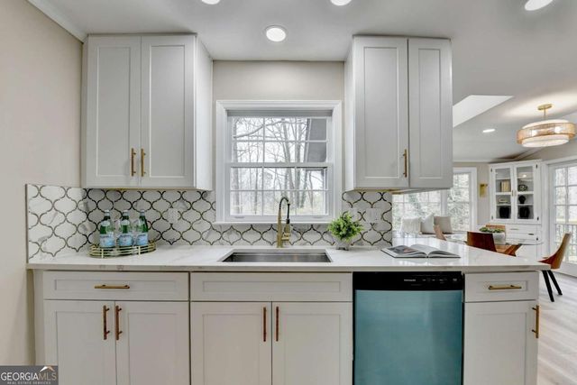 4929 Joy Lane SW, Lilburn, GA 30047