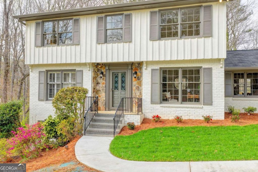 4929 Joy Lane SW, Lilburn, GA 30047