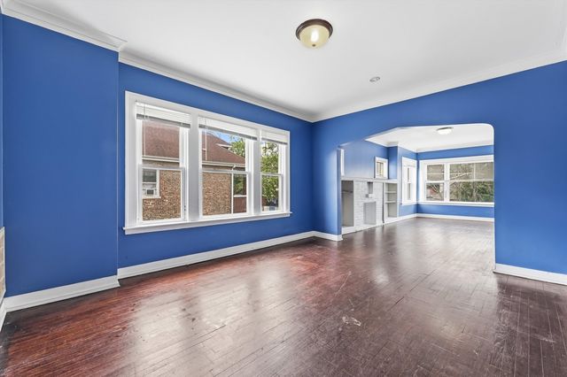 7037 S Washtenaw Avenue, Chicago, IL 60629