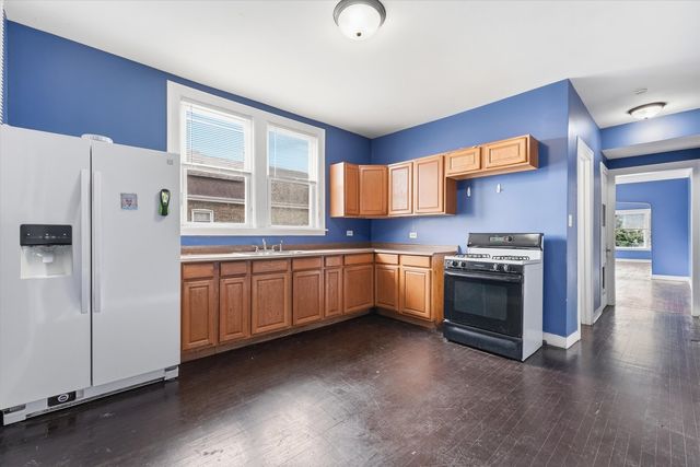 7037 S Washtenaw Avenue, Chicago, IL 60629