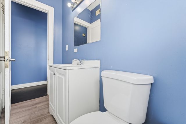 7037 S Washtenaw Avenue, Chicago, IL 60629