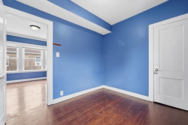 7037 S Washtenaw Avenue, Chicago, IL 60629