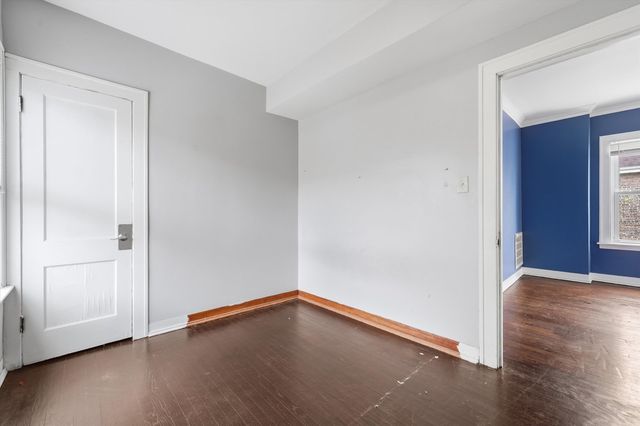 7037 S Washtenaw Avenue, Chicago, IL 60629