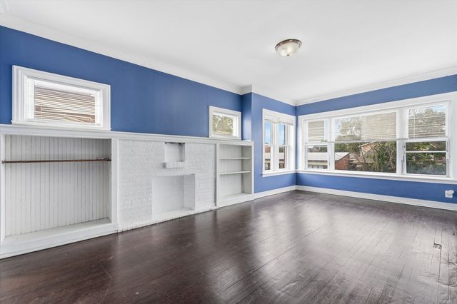 7037 S Washtenaw Avenue, Chicago, IL 60629