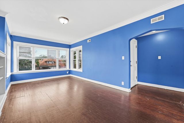 7037 S Washtenaw Avenue, Chicago, IL 60629