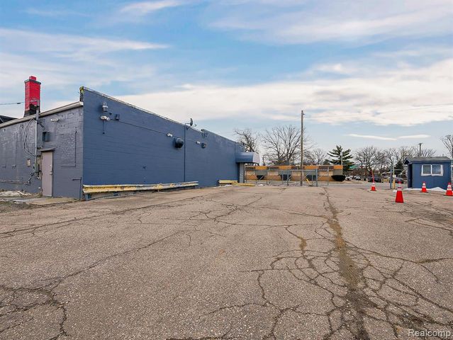 4933 E 7 Mile Road, Detroit, MI 48234
