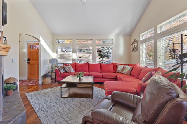 101 Cedar Ridge Terrace, Rogue River, OR 97537