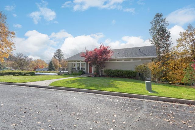 101 Cedar Ridge Terrace, Rogue River, OR 97537