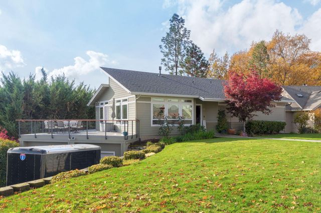 101 Cedar Ridge Terrace, Rogue River, OR 97537