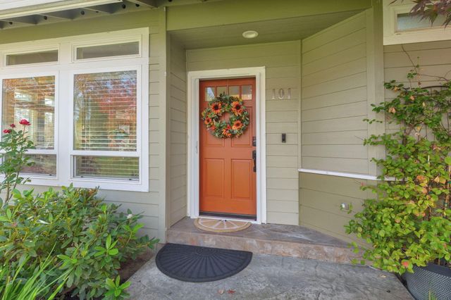 101 Cedar Ridge Terrace, Rogue River, OR 97537