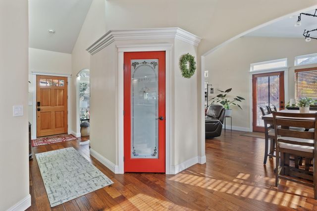 101 Cedar Ridge Terrace, Rogue River, OR 97537