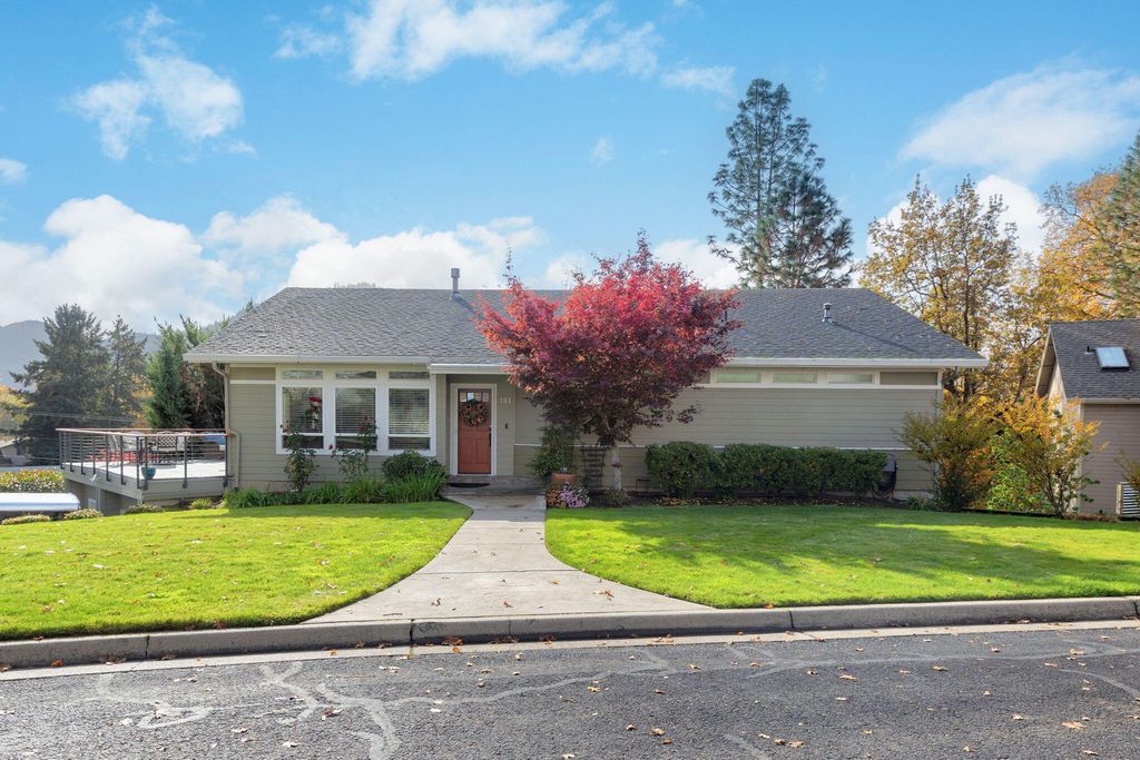 101 Cedar Ridge Terrace, Rogue River, OR 97537